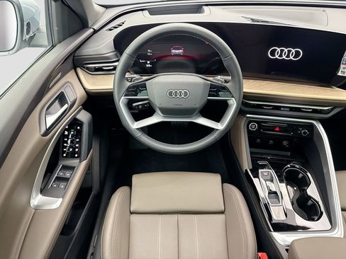 Used 2025 Audi Q5 Premium Plus w/ Premium Plus AWD/4WD image 11