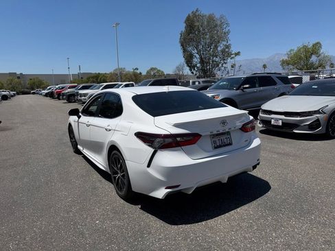Used 2024 Toyota Camry SE FWD image 4