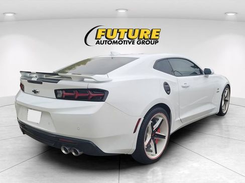 Used 2016 Chevrolet Camaro SS RWD image 3