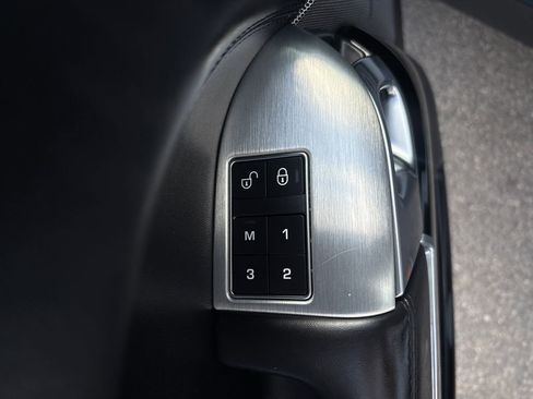 Used 2018 Land Rover Range Rover Sport SVR image 12