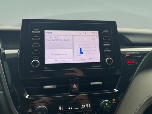 Used 2023 Toyota Camry SE image 18