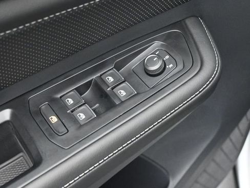 New 2026 Volkswagen Atlas SE image 13