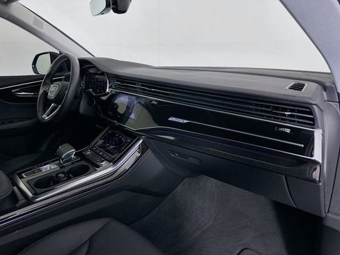 Used 2022 Audi Q8 Premium Plus w/ Premium Plus Package AWD/4WD image 30