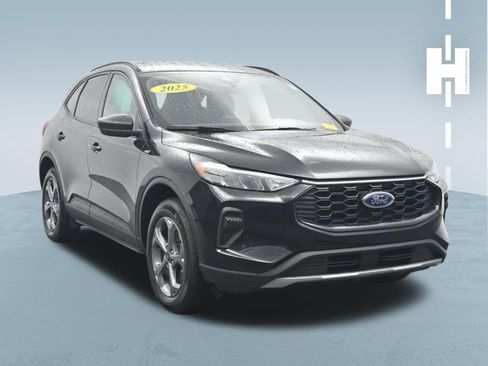 Used 2025 Ford Escape ST-Line AWD/4WD image 3