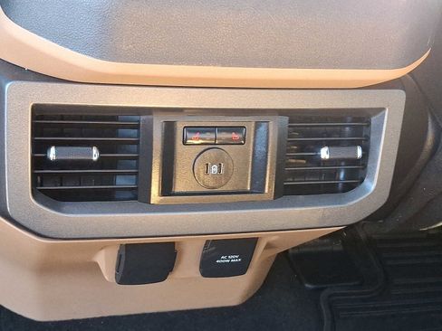 Used 2023 Ford F350 Lariat w/ Lariat Ultimate Package image 11