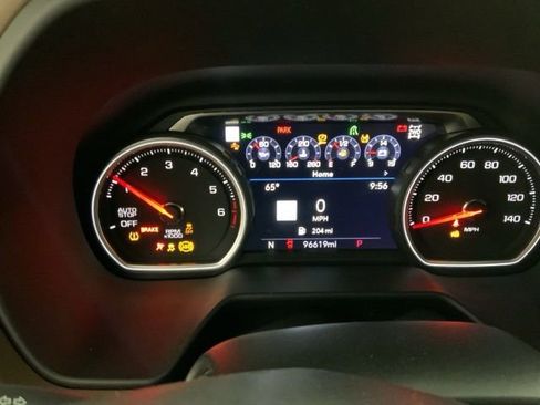 Used 2021 Chevrolet Suburban High Country w/ Premium Package image 30