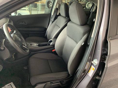 Used 2022 Honda HR-V LX image 12