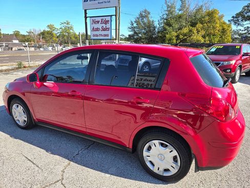 Used 2011 Nissan Versa 1.8 S w/ Plus Pkg image 2