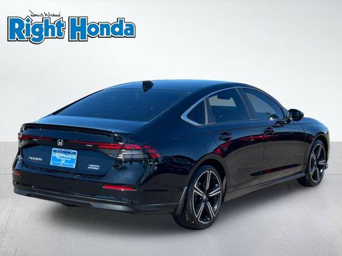 Used 2024 Honda Accord Sport image 5