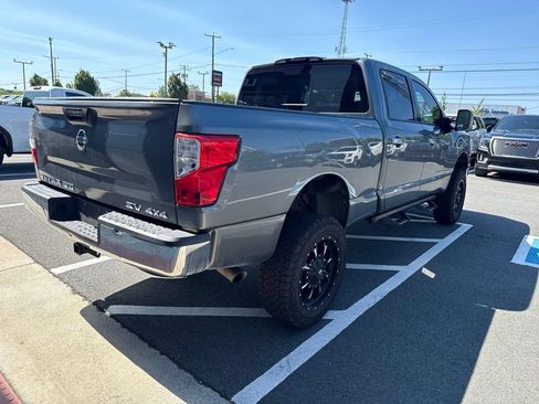 Used 2017 Nissan Titan SV AWD/4WD image 7
