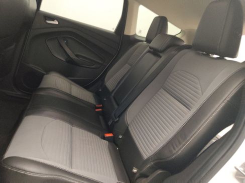Used 2019 Ford Escape SE FWD image 18