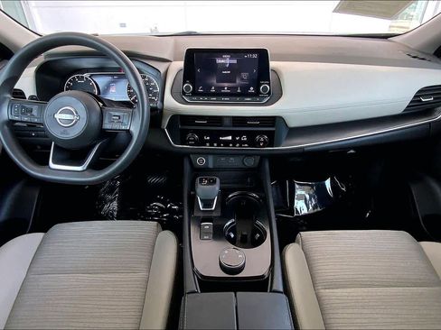 Used 2023 Nissan Rogue SV AWD/4WD image 15