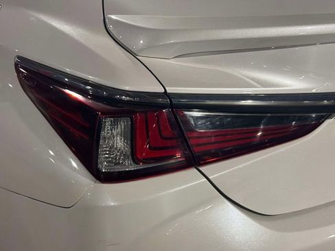 Certified 2023 Lexus ES 250 w/ Premium Package AWD/4WD image 14