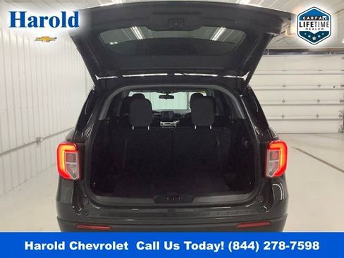Used 2022 Ford Explorer XLT w/ Equipment Group 202A image 5