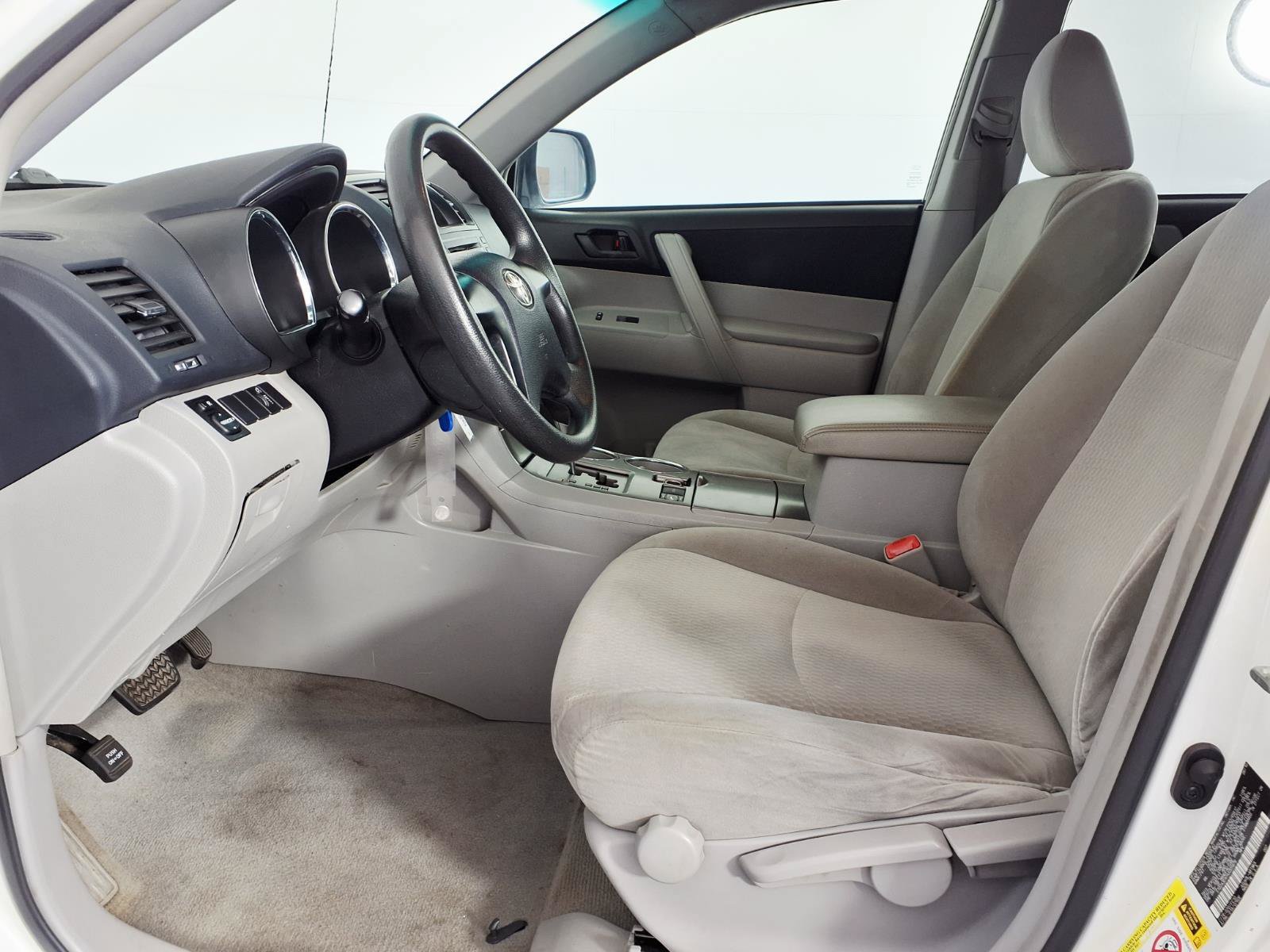 Used 2010 Toyota Highlander 2WD w/ Convenience Pkg image 11