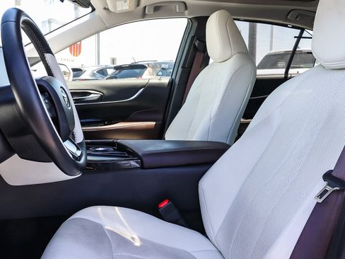 Used 2021 Toyota Mirai RWD image 27