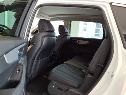 Used 2025 Acura MDX SH-AWD image 17