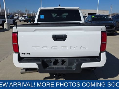 Used 2024 Toyota Tacoma TRD Sport image 4