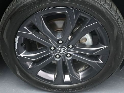 Used 2023 Toyota Sienna XSE image 32