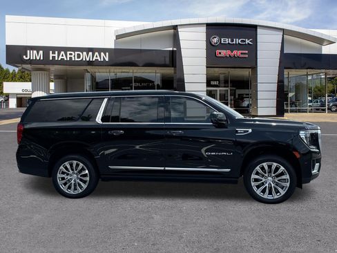 Used 2024 GMC Yukon XL Denali w/ Denali Reserve Package AWD/4WD image 8