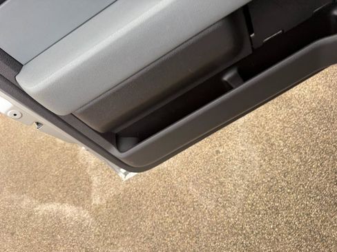 Used 2014 Ford F150 XLT w/ XLT Convenience Package image 9