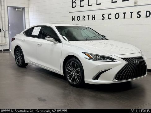 Used 2025 Lexus ES 300h w/ Premium Package FWD image 2