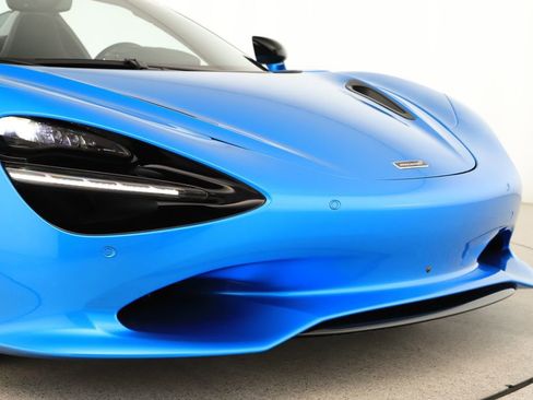 Used 2024 McLaren 750S Spider RWD image 31