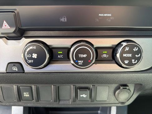 Used 2020 Toyota Tacoma SR w/ SR Convenience Package RWD image 39