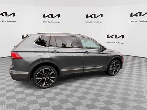 Used 2022 Volkswagen Tiguan SEL R-Line AWD/4WD image 9