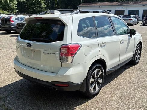 Used 2018 Subaru Forester 2.5i Limited AWD/4WD image 8