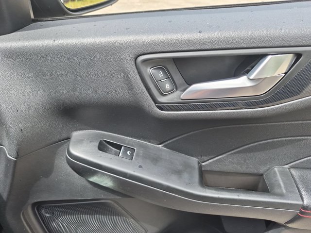 Used 2025 Ford Escape ST-Line FWD image 33