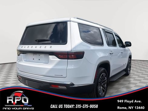 Used 2022 Jeep Wagoneer Series III AWD/4WD image 5