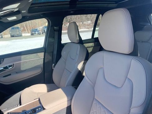 New 2026 Volvo XC90 B6 Plus w/ Protection Package Premier AWD/4WD image 12