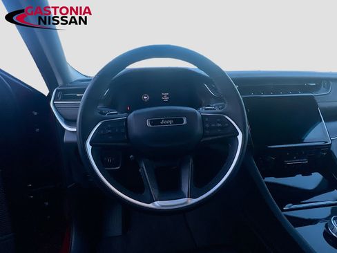 Used 2023 Jeep Grand Cherokee L Limited w/ Luxury Tech Group II image 14