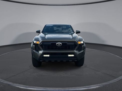 Used 2025 Toyota Tacoma TRD Off-Road AWD/4WD image 19