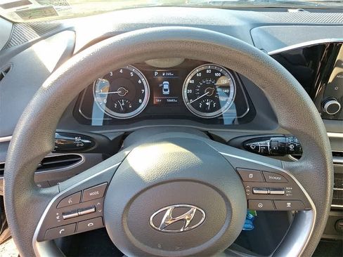 Used 2023 Hyundai Sonata SE w/ Cargo Package image 18