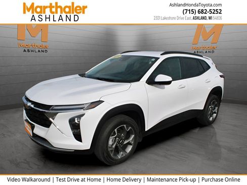 Used 2025 Chevrolet Trax LT w/ Driver Confidence Package FWD image 1