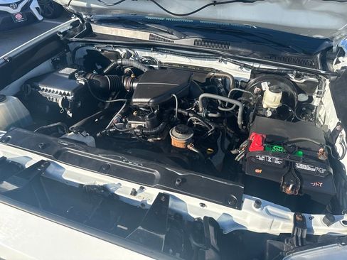 Used 2020 Toyota Tacoma SR image 39