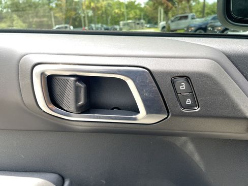 New 2025 Ford Bronco Badlands image 12