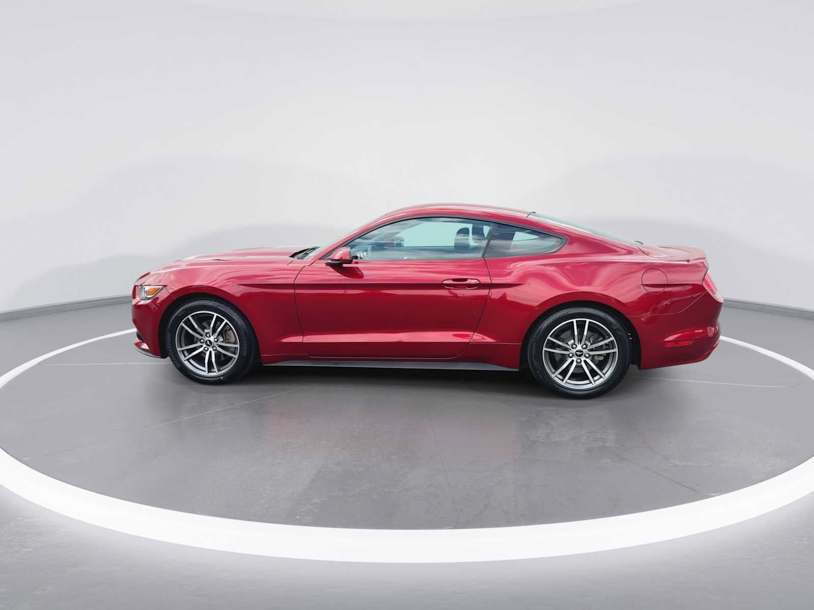 Used 2016 Ford Mustang Coupe RWD image 5