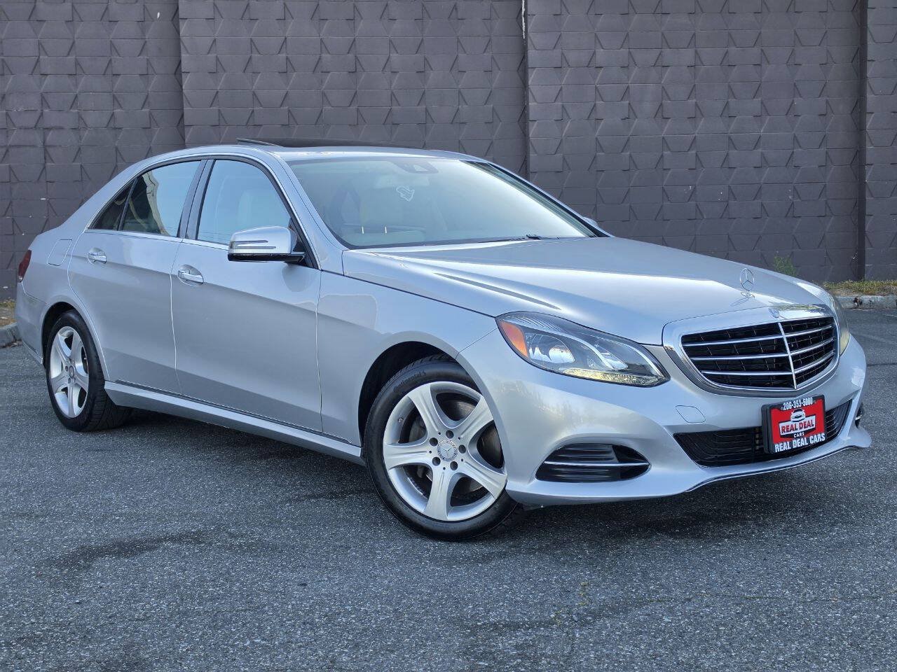 Used 2014 Mercedes-Benz E 350 4MATIC Sedan image 3