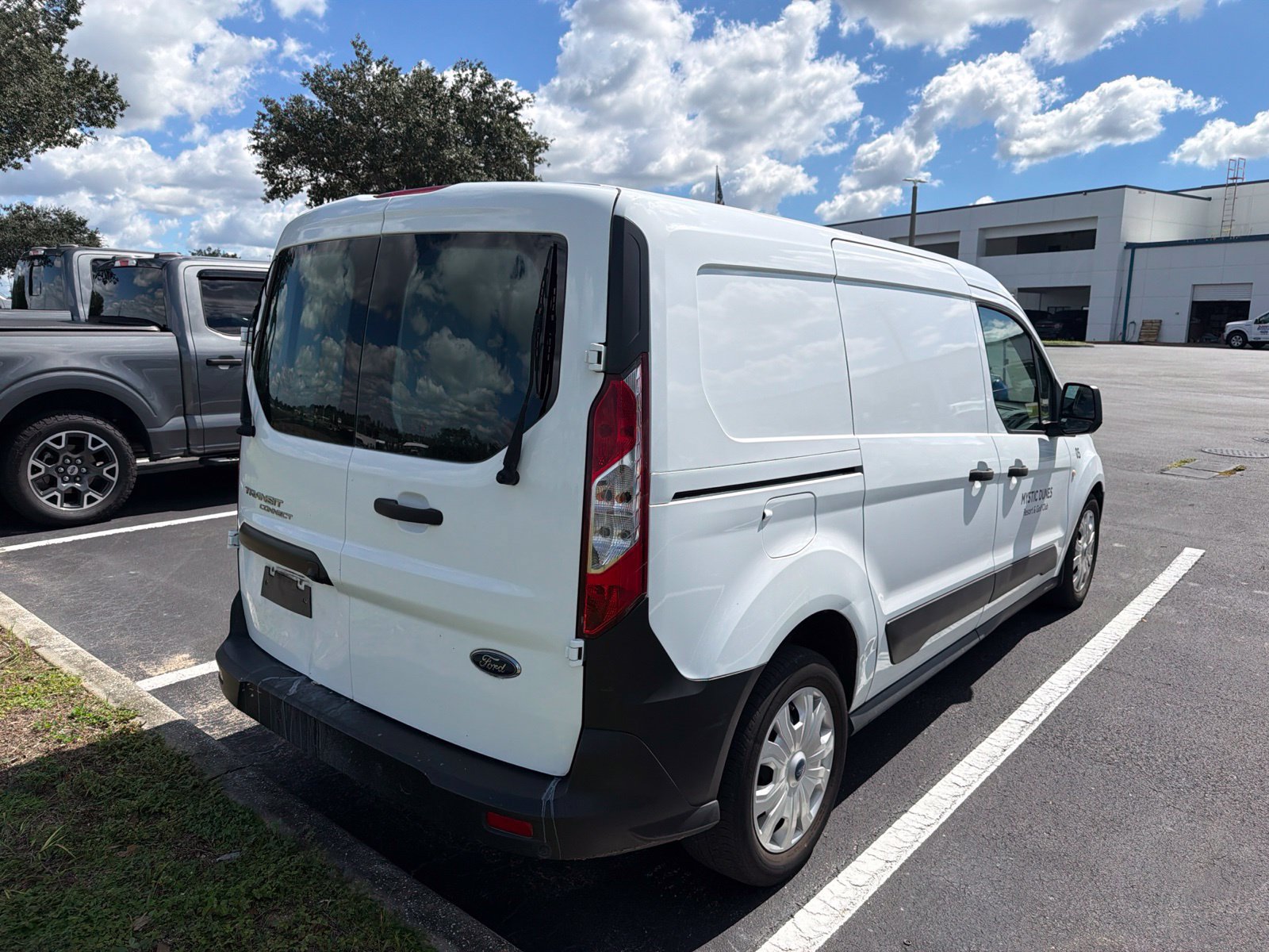 Used 2023 Ford Transit Connect XL FWD image 2