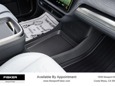 Used 2024 Rivian R1T Adventure image 38