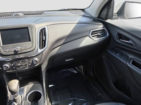 Used 2022 Chevrolet Equinox LT image 18