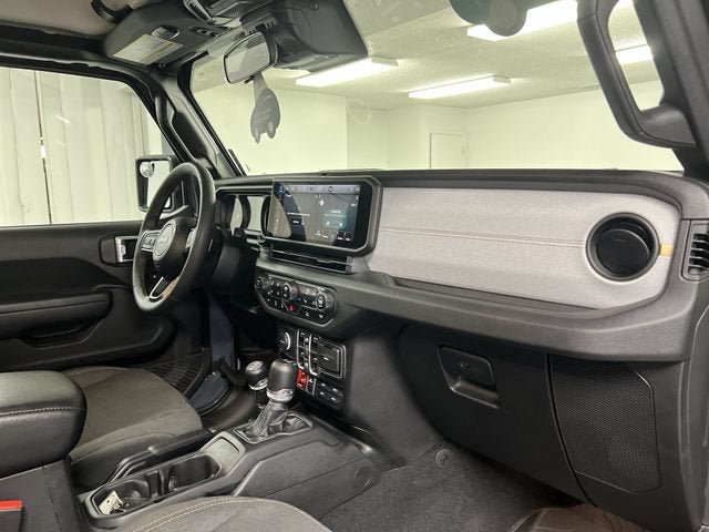 Used 2024 Jeep Gladiator Sport AWD/4WD image 28