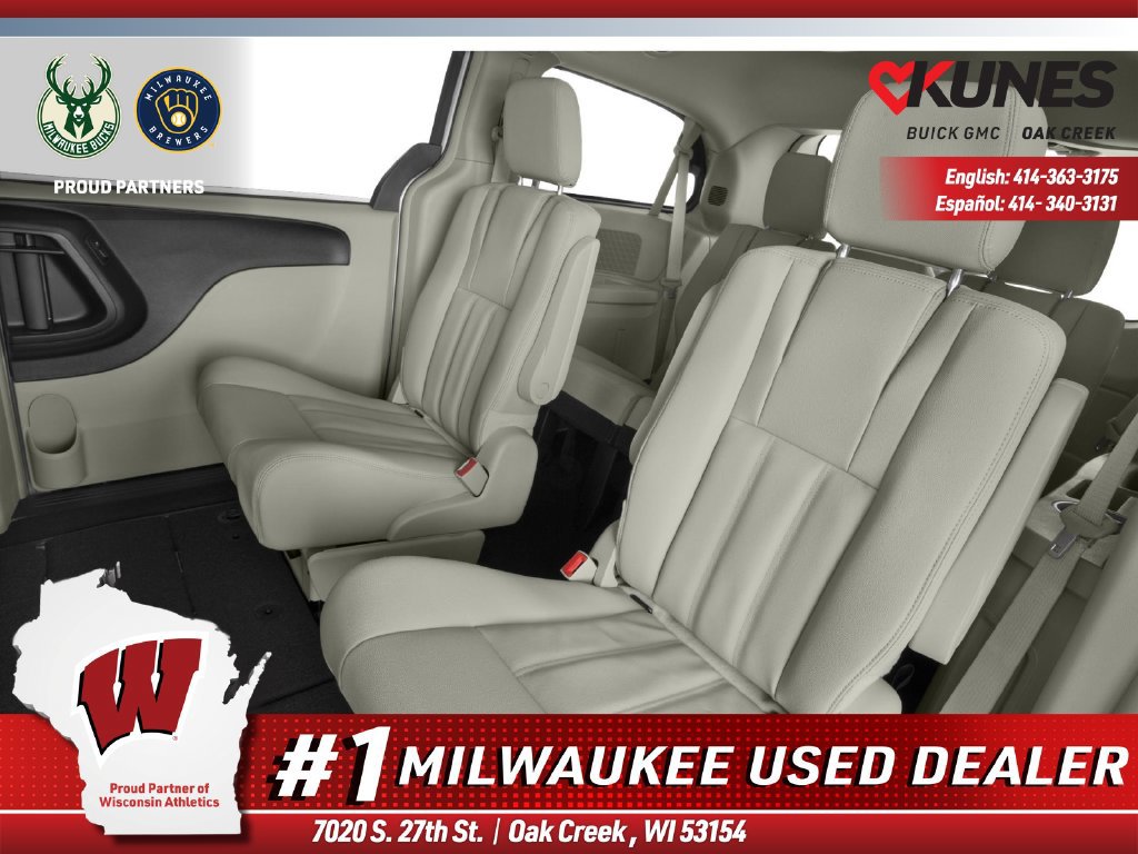 Used 2015 Chrysler Town & Country Touring w/ Driver Convenience Group FWD image 8