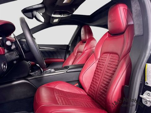 Used 2022 Maserati Ghibli Trofeo RWD image 11