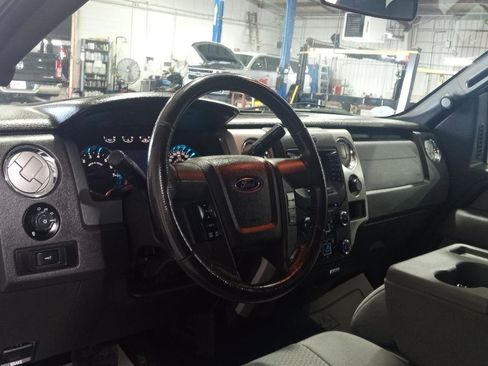 Used 2014 Ford F150 XLT w/ XLT Chrome Package image 10