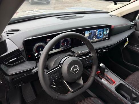 New 2026 Nissan Kicks SR w/ Cold Weather Package image 17