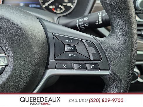 Used 2025 Nissan Altima 2.5 SV FWD image 14